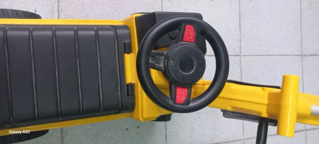 Excavadora infantil CAT