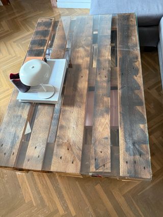 Mesa de centro industrial de palets con cristal