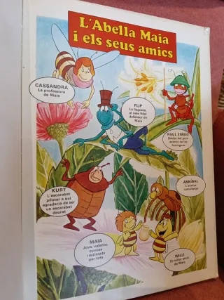 L'Abella Maia troba nous amics