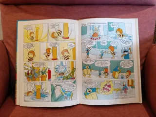 L'Abella Maia troba nous amics