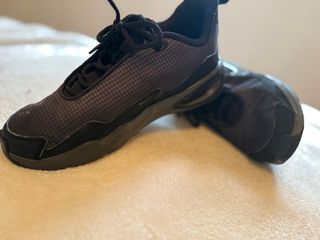 Zapatillas Nike Negras y Grises