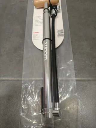 Bomba de pie Woom Airflo