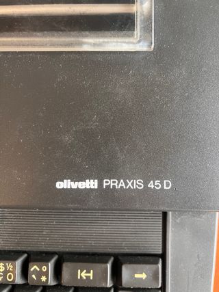 Máquina de escribir Olivetti Praxis 45D