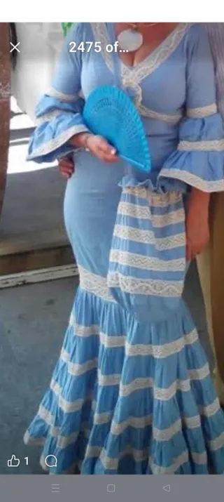 Traje de flamenca celeste talla M (40 aprox )