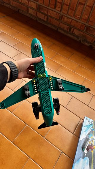 LEGO City Avión 60465 (Incompleto)