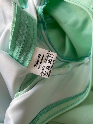 Vestido Flamenca Verde con Volantes.