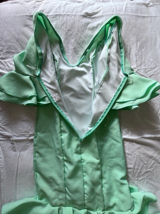 Vestido Flamenca Verde con Volantes.