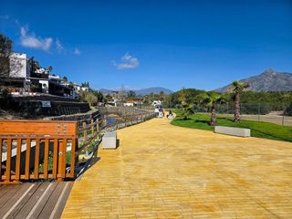 Oficina en alquiler en Los Naranjos - Las Brisas en Marbella