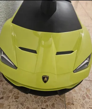 Coche correpasillos Lamborghini amarillo