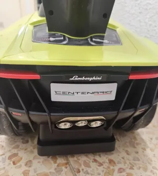 Coche correpasillos Lamborghini amarillo