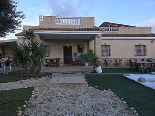 Chalet en alquiler en Montequinto en Dos Hermanas