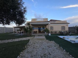 Chalet en alquiler en Montequinto en Dos Hermanas