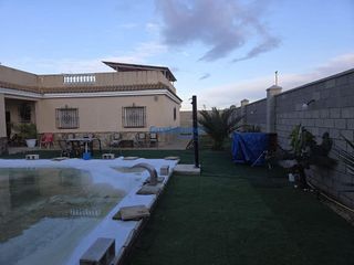 Chalet en alquiler en Montequinto en Dos Hermanas