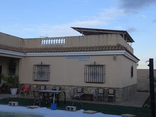 Chalet en alquiler en Montequinto en Dos Hermanas