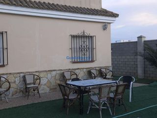 Chalet en alquiler en Montequinto en Dos Hermanas
