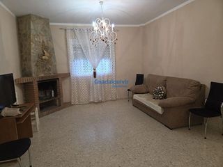 Chalet en alquiler en Montequinto en Dos Hermanas