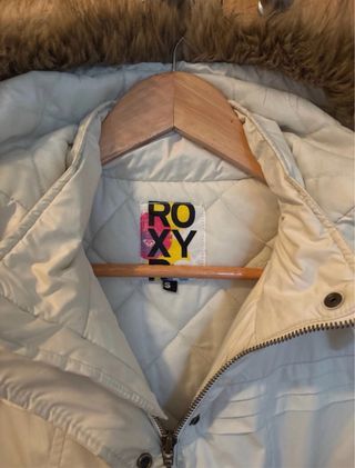 Chaqueta Roxy Beige con Capucha y Pelo