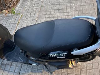 Peugeot Tweet 125 Negra Scooter año 2014