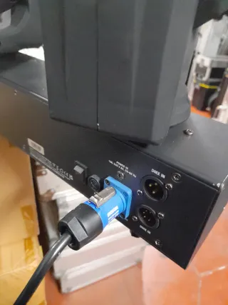 Luces Cameo Hydrabeam 4000 RSSW Escenario