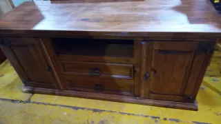 Aparador de madera marrón