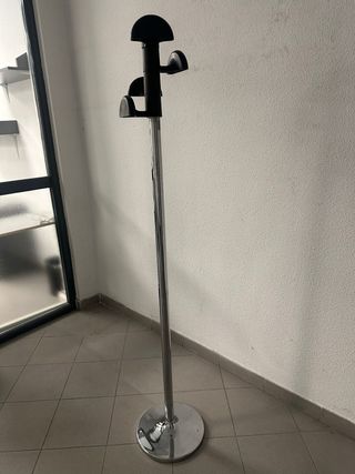 Perchero de pie moderno