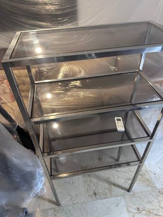 Estantería metálica con baldas de cristal