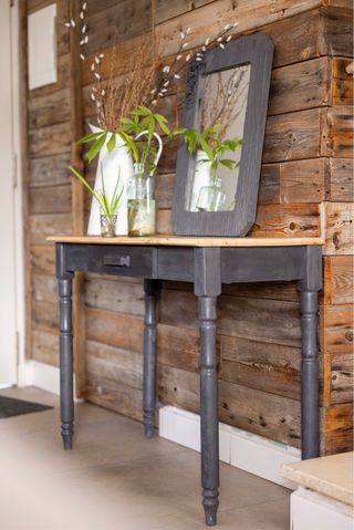 Mesa recibidor y espejo madera pintado a la tiza