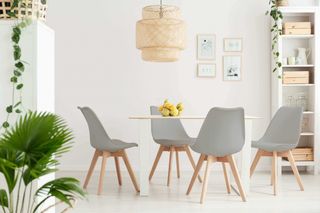 Sedia Nordica Imbottita Gambe Legno Grigio Pranzo