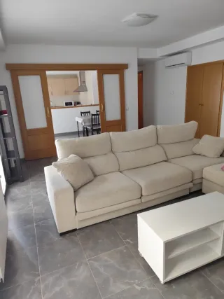 Se alquila habitación en piso céntrico