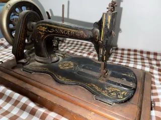 Máquina de coser Singer antigua