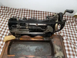 Máquina de coser Singer antigua