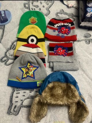 Lote 6 gorros niño + bufanda a juego