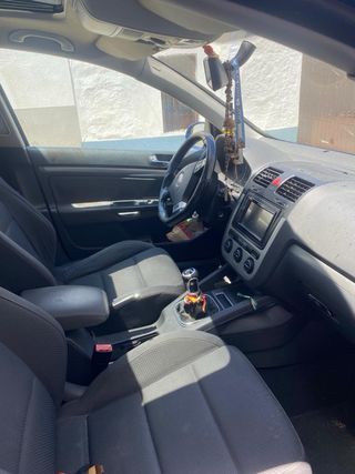 Volkswagen Golf 2004