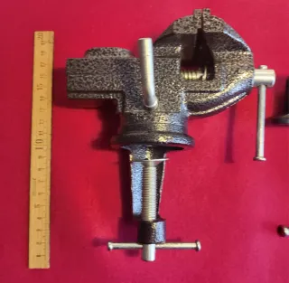 Tornillo de banco pequeño