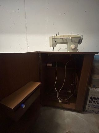 Máquina de coser Sigma Automática con mueble