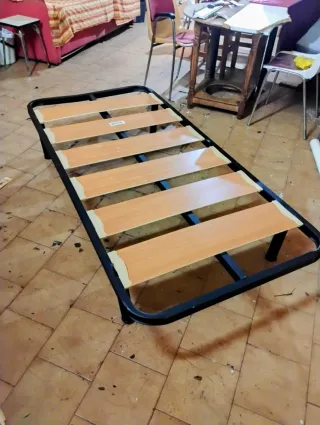 Somier metálico con láminas de madera