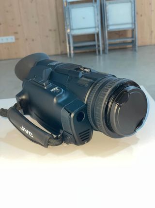 2 Cámaras JVC GY-HM180E 4K