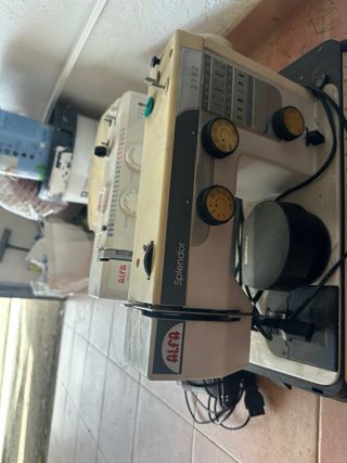 2 Máquinas de Coser Alfa