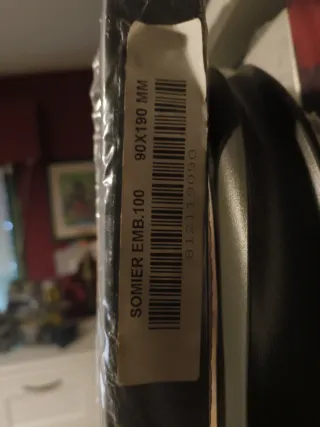 Base de cama metálica con lamas de madera