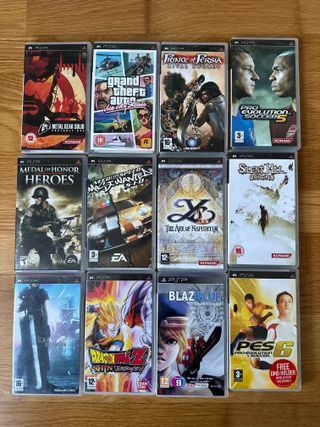 Consegna di giochi PSP PAL completi