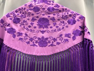 Mantoncillos flamencos bordados