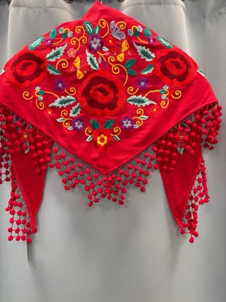 Mantoncillos flamencos bordados