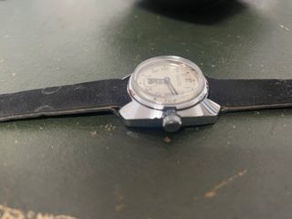 Reloj Bassel 17 rubíes cuerda manual