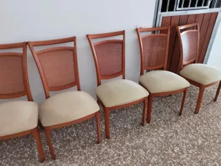 Mesa y sillas comedor