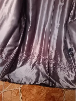 Abrigo de piel marrón talla g equivale 56