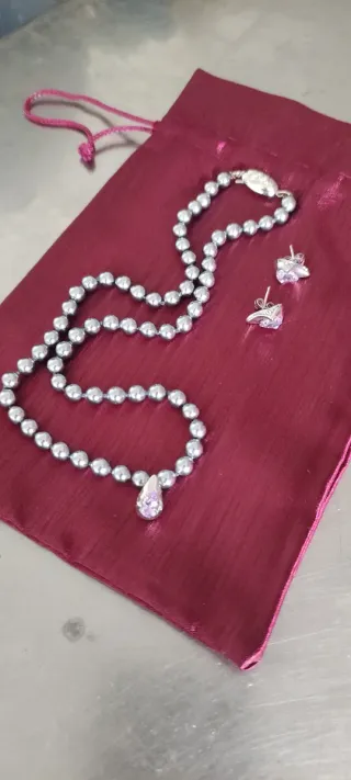 Collar y pendientes Perlas de Mallorca .