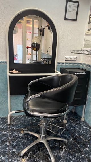 Silla de peluquería y tocador