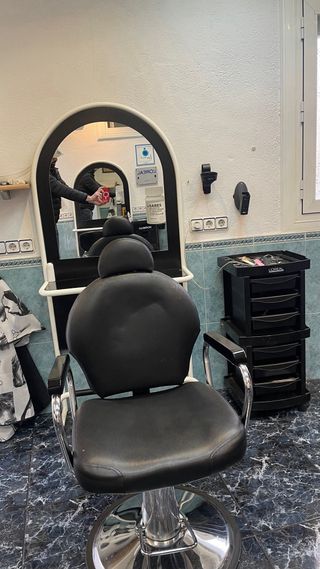 Silla de peluquería y tocador