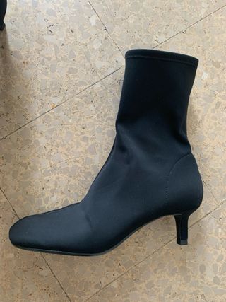 Botines Zara negros tacón. usado una vez