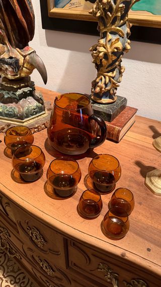 Jarra y vasos vintage ámbar